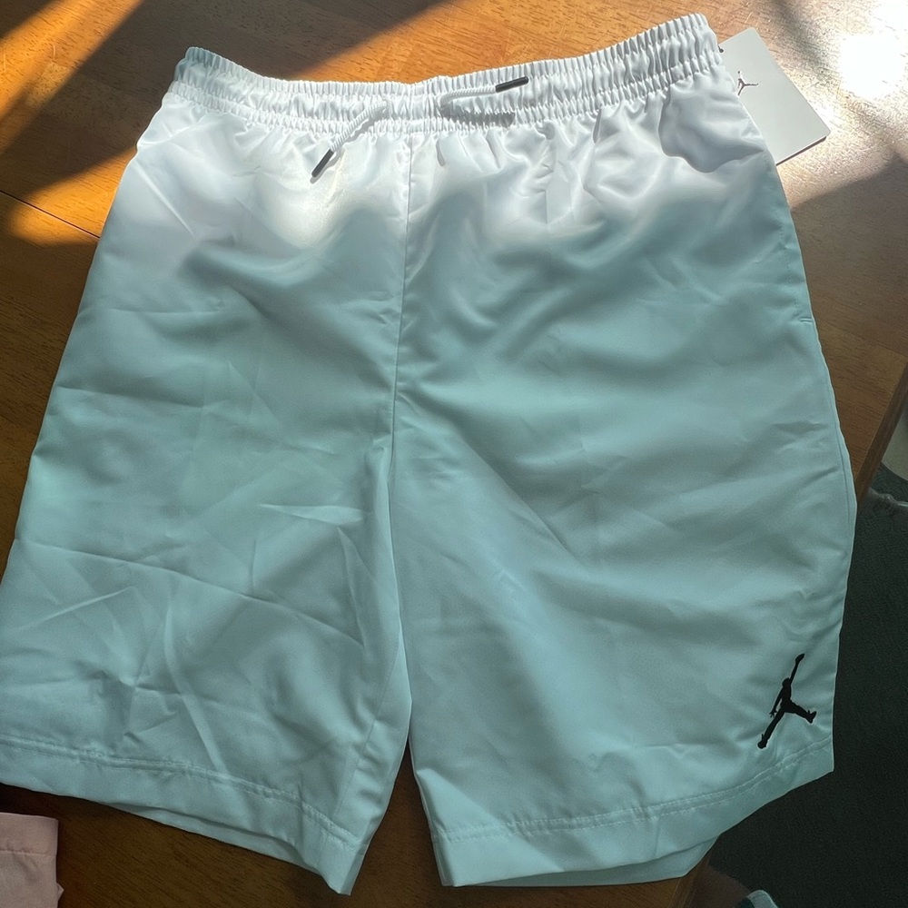 Kids Jordan White Athletic Mesh Lined Shorts with Jumpman Logo XL